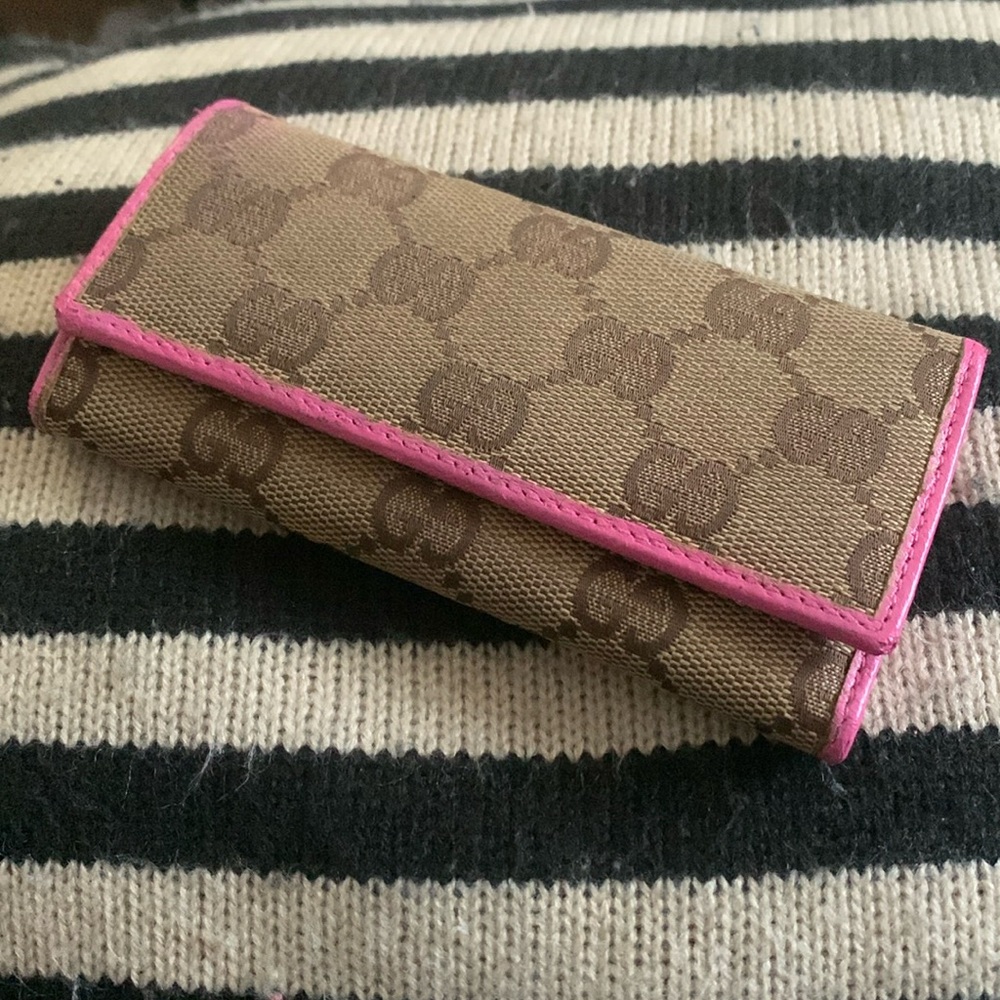 Authentic Gucci Leather/Canvas Key Card Holder! 💖